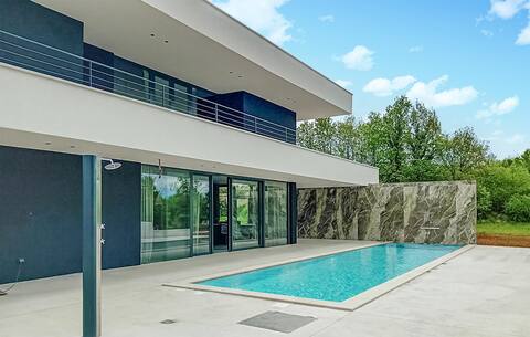 3 bedroom awesome home in Sterna