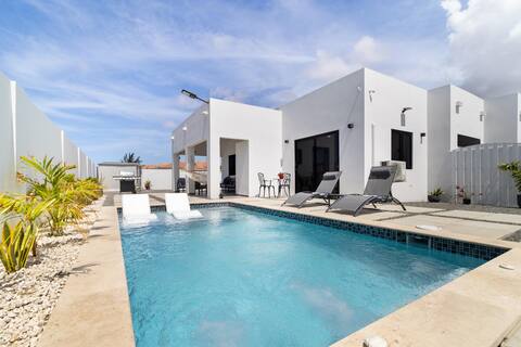 Aruba Getaway: Luxe Villa, 3BR near Beach