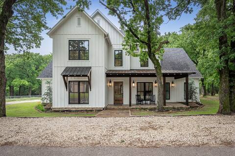 4,750 Sq. Ft. Texoma Luxury Home w/ Hot Tub