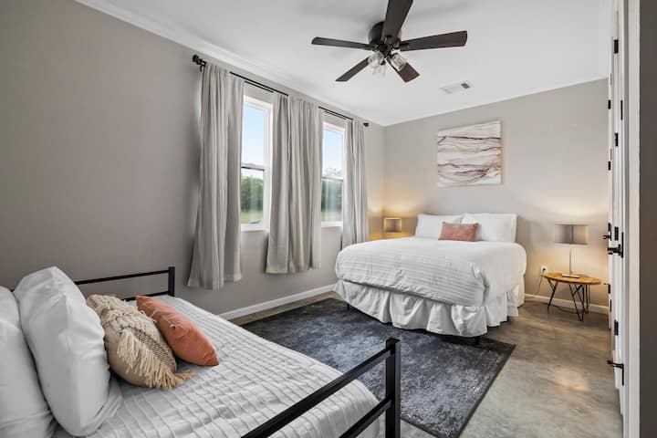 חדר אורחים 1 - קווין ושתי מיטות זוגיות