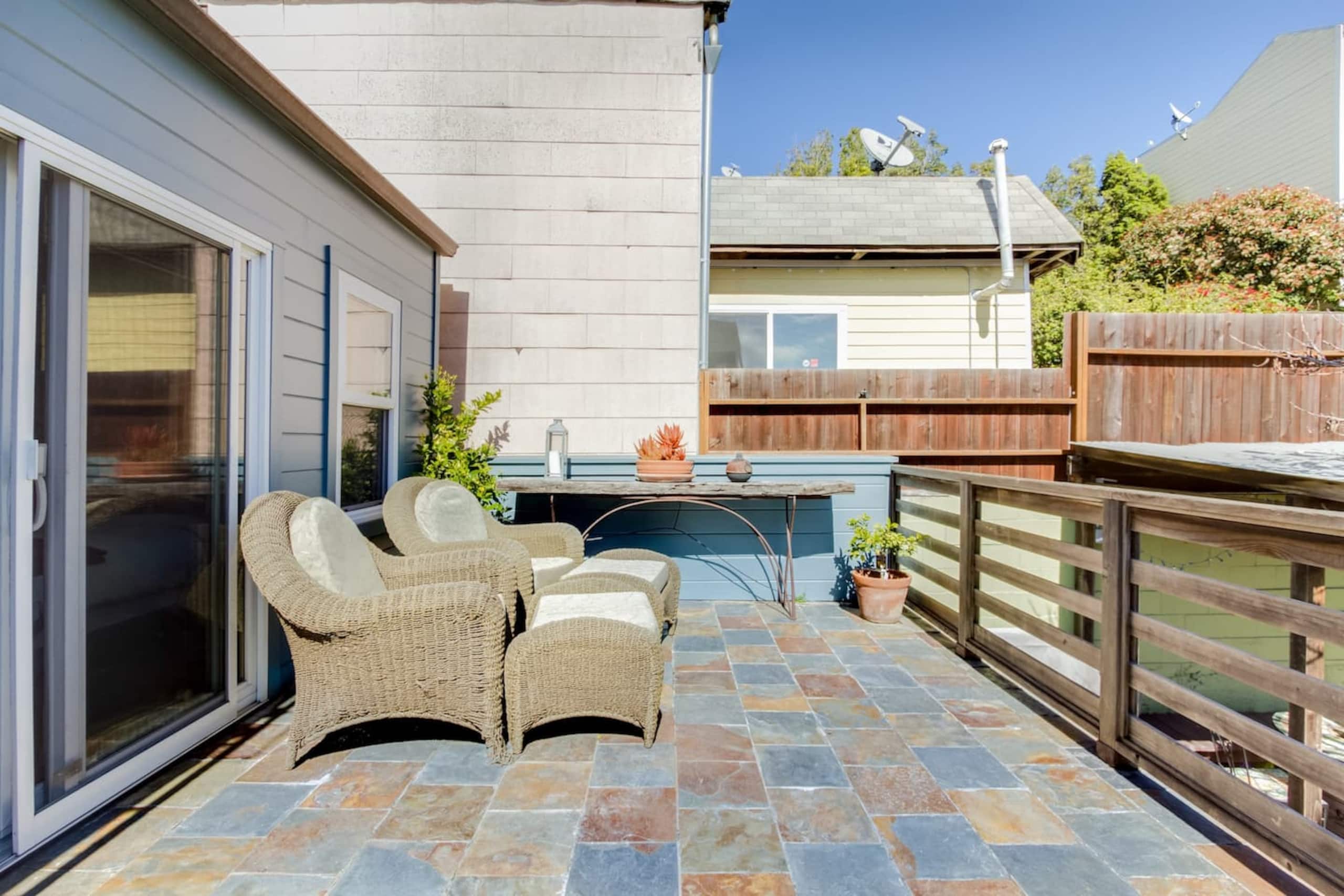 Home in San Francisco · ★4.88 · 2 bedrooms · 2 beds · 2 baths - Image 13