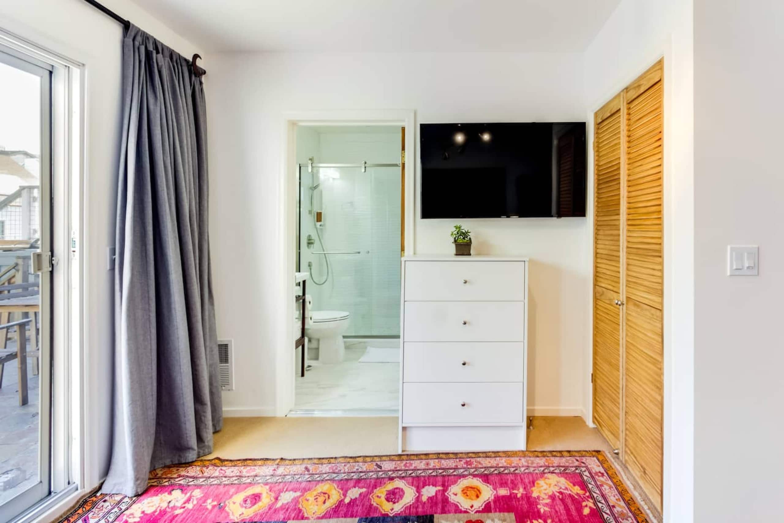 Home in San Francisco · ★4.88 · 2 bedrooms · 2 beds · 2 baths - Image 17