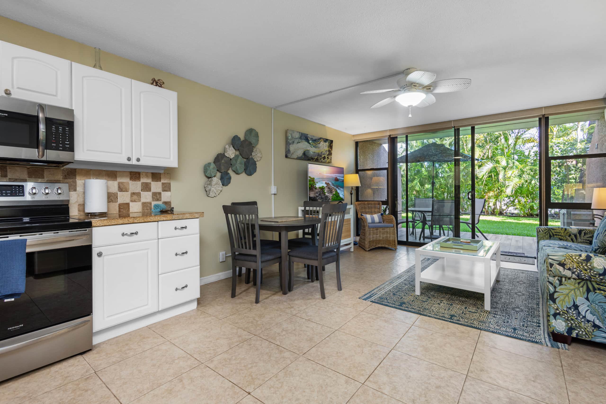 Condo in Kihei · ★4.84 · 1 bedroom · 2 beds · 1 bath - Image 3