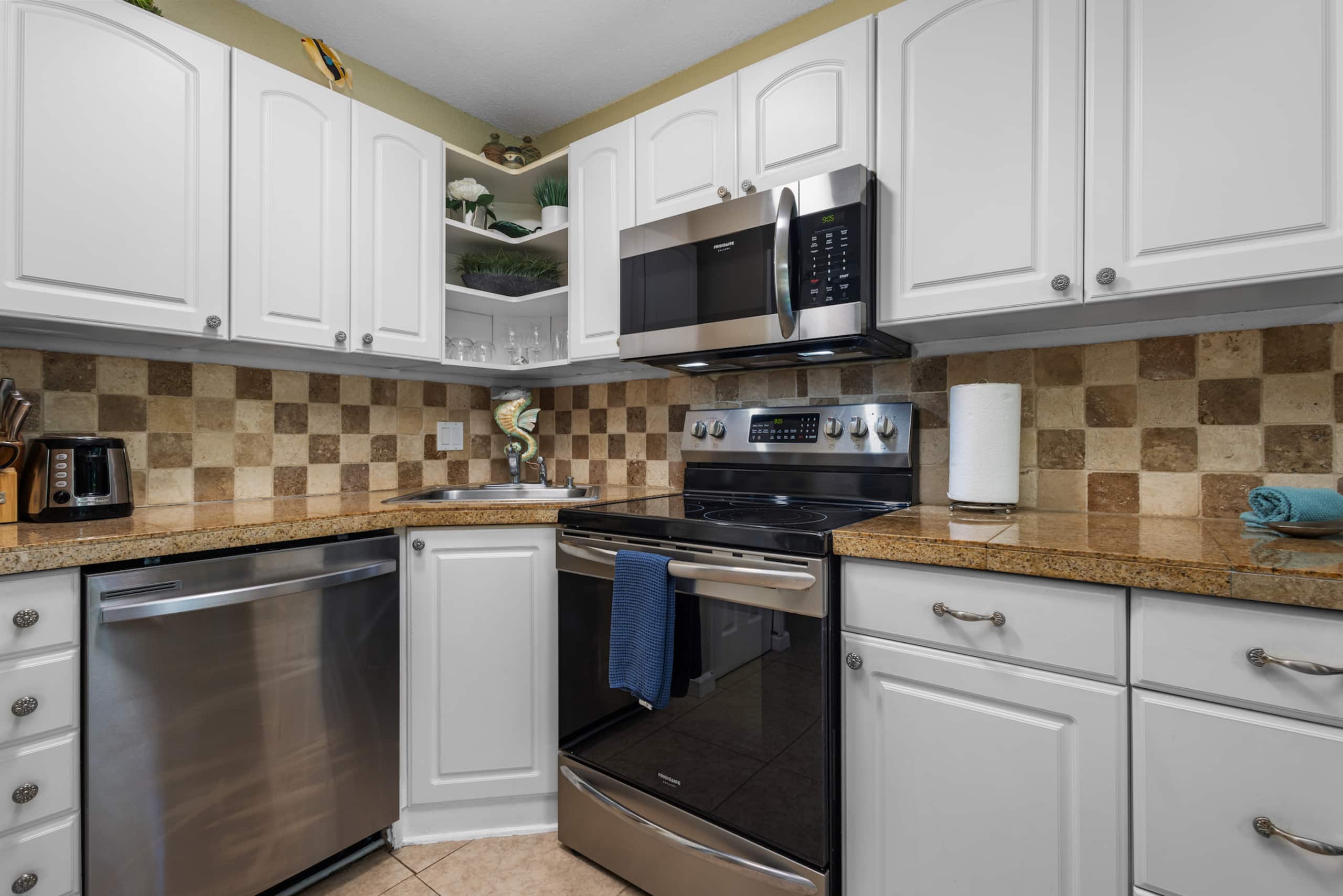 Condo in Kihei · ★4.84 · 1 bedroom · 2 beds · 1 bath - Image 7