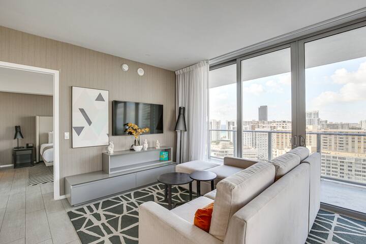 Walk to Hollywood Beach: Upscale 16th-Floor Condo gallery image 4