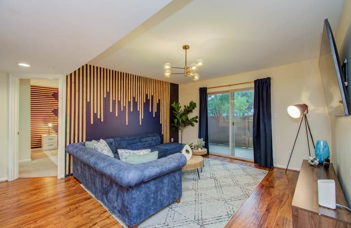 3 Bedrooms, Spacious Central Condo W Pool - Houston, TX
