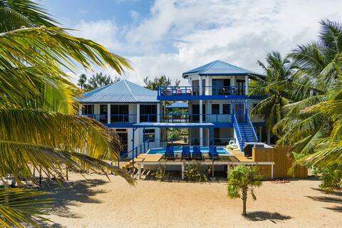 Spacious 6-Bed Villa, Private Pool, on the Beach!
