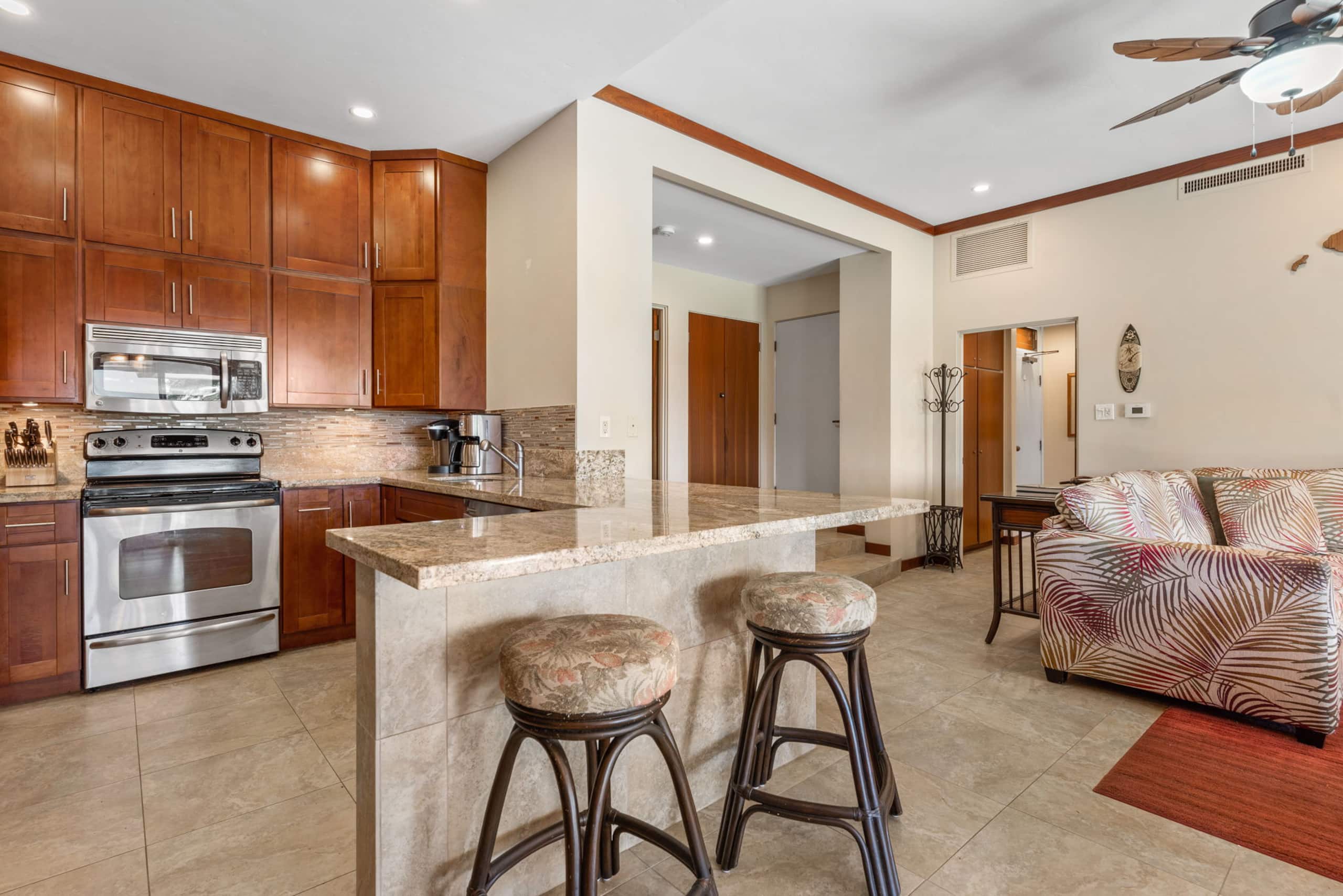 Condo in Lahaina · ★4.71 · 2 bedrooms · 3 beds · 2 private baths - Image 7