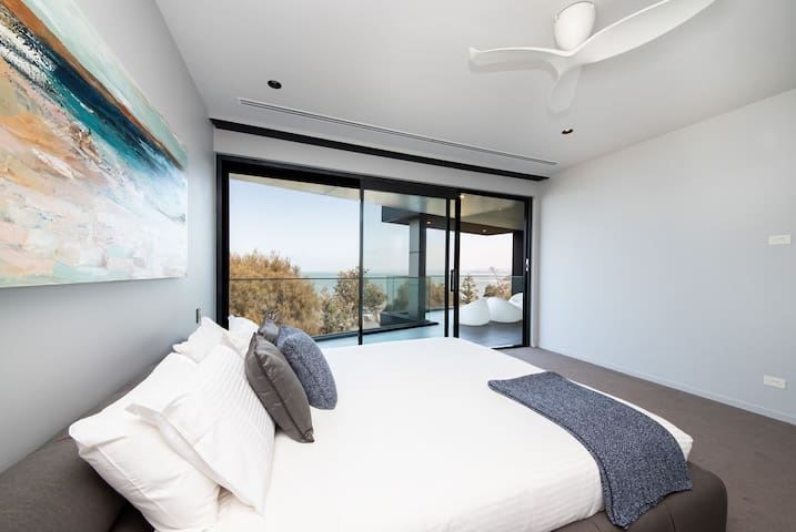 Somers Sanctuary | Luxe Clifftop w/ Pool & Sauna