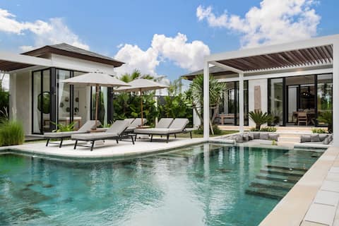 Sambava 5BR Family Villa w/ Infinity Pool in Ubud