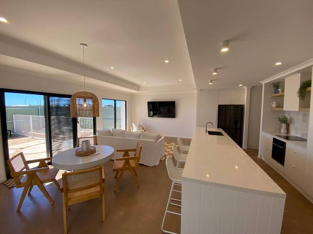 27 Bluefin Cove gallery image 2