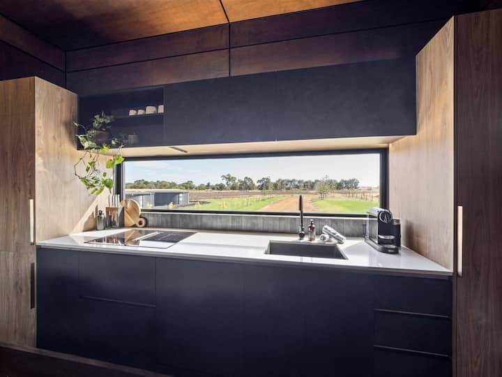 Samphire Chalet Banksia—a Serene Natural Beauty - Busselton