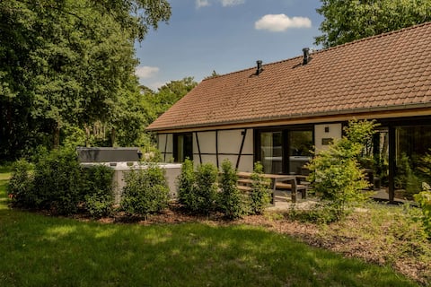 Villa Lodge with Jacuzzi | 8 people