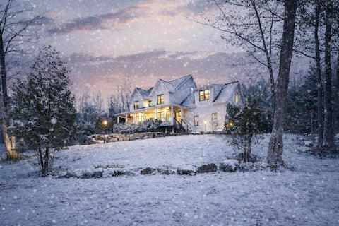 Forest Ledge | 5550ft² | Game Room | HotTub | View