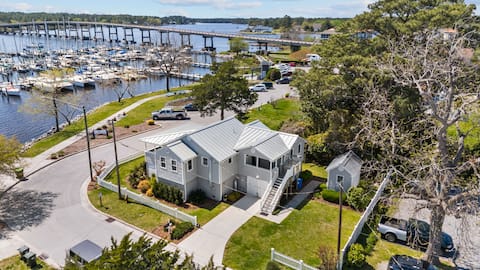 Water Street Cottage - Waterfront Destination