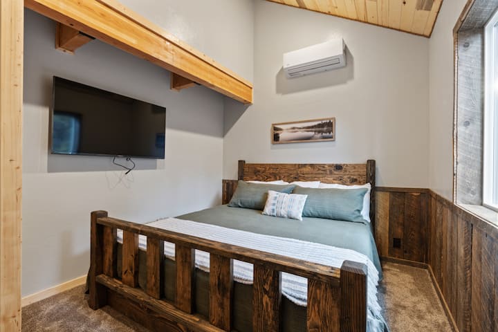 Madera y estaño - Dormitorio 1 - Cama tamaño «king»