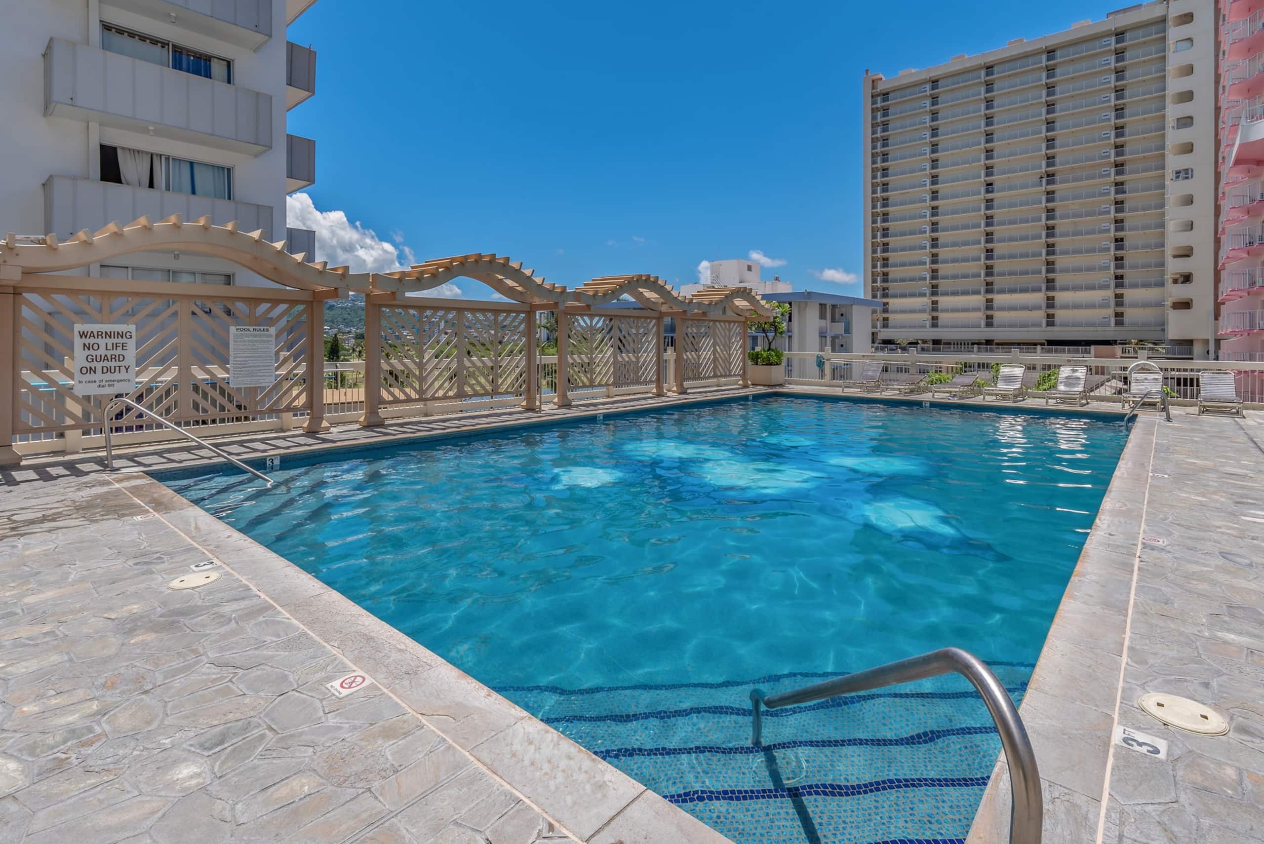 Condo in Honolulu · ★4.95 · 1 bedroom · 2 beds · 1 private bath - Image 34