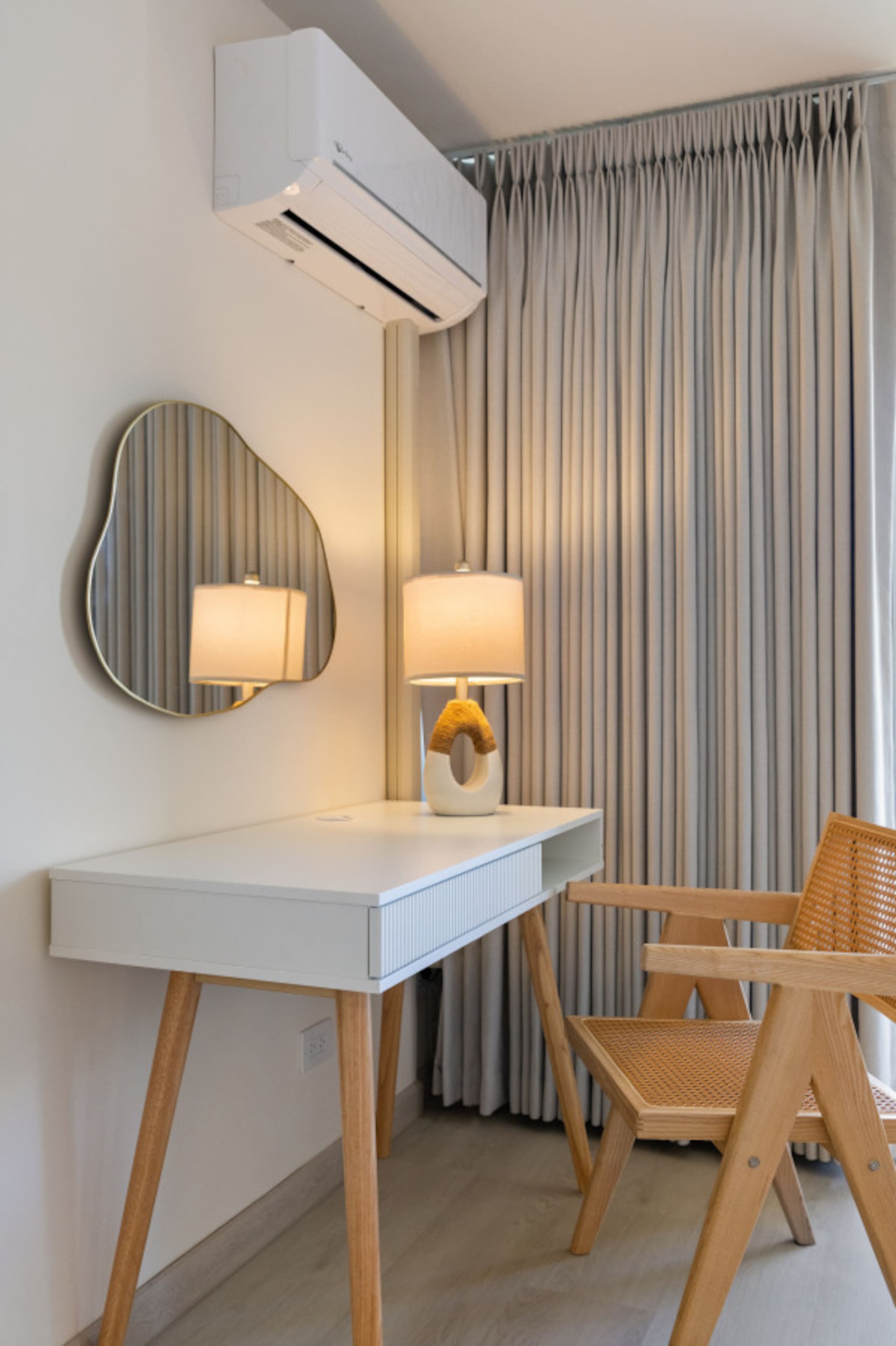Condo in Honolulu · ★4.95 · 1 bedroom · 2 beds · 1 private bath - Image 7