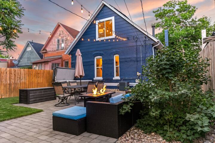 Entire 3BR House w/ hot tub, free parking, RINO/DT gallery image 2