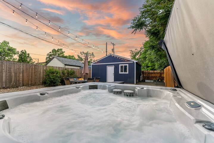 Entire 3BR House w/ hot tub, free parking, RINO/DT gallery image 4