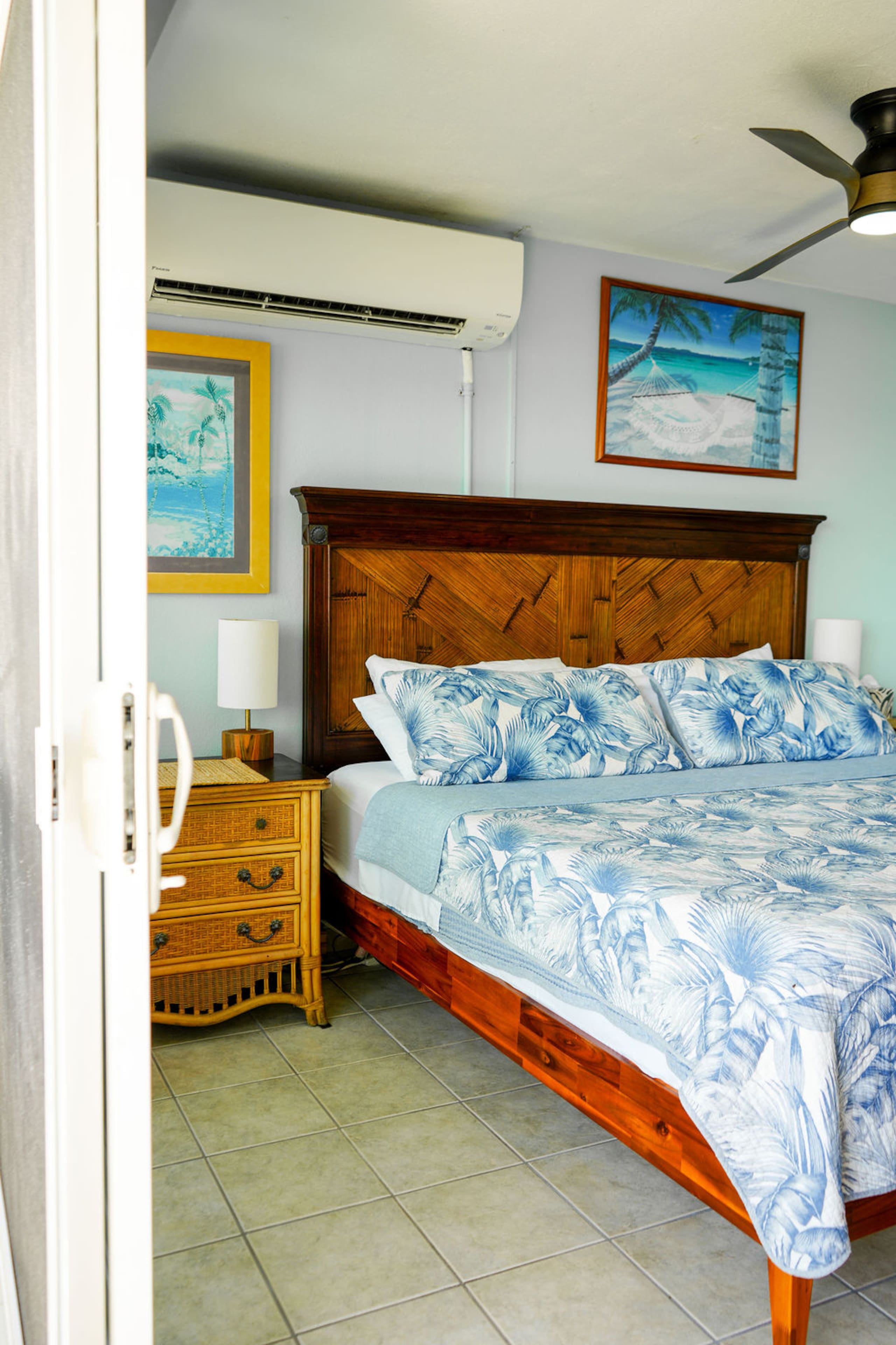 Condo in Kailua-Kona · ★4.94 · 2 bedrooms · 2 beds · 2 baths - Image 8