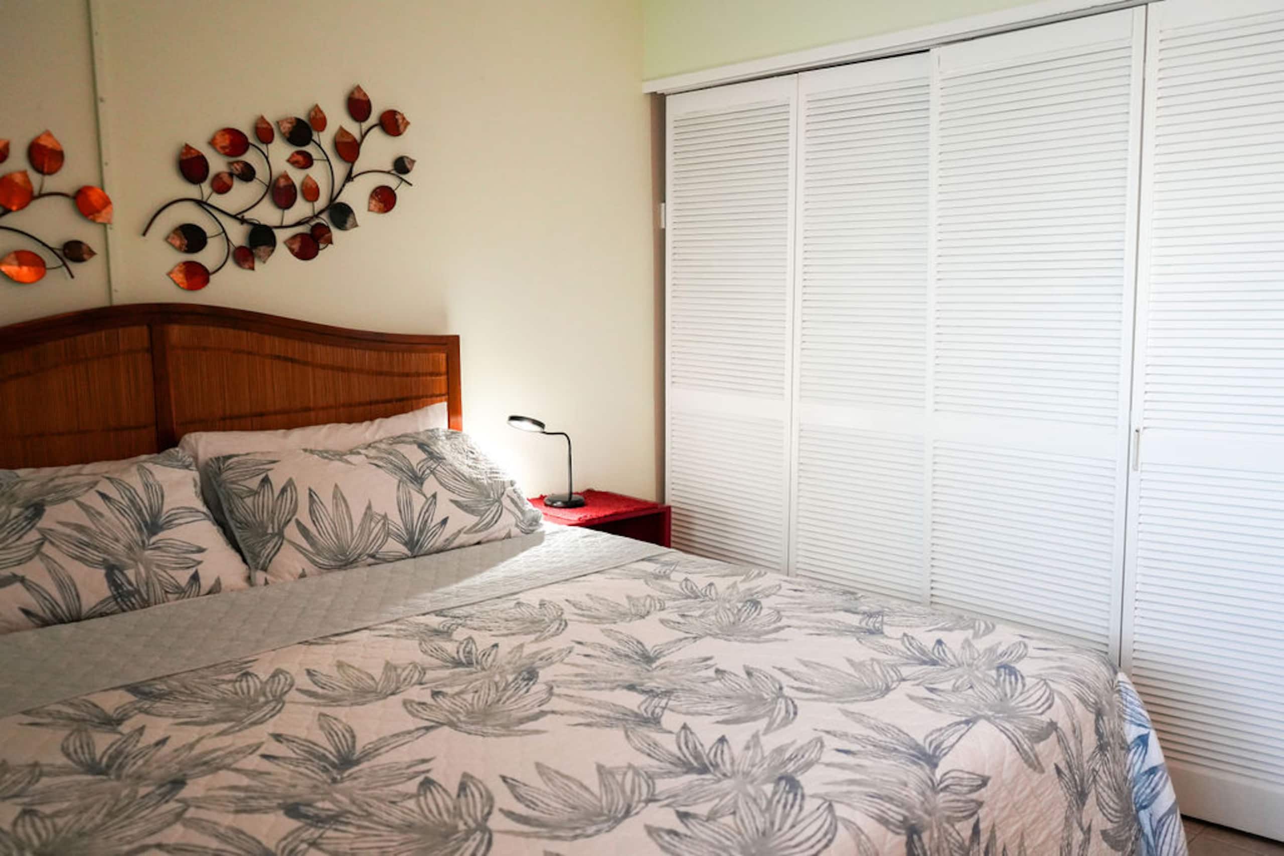 Condo in Kailua-Kona · ★4.94 · 2 bedrooms · 2 beds · 2 baths - Image 33