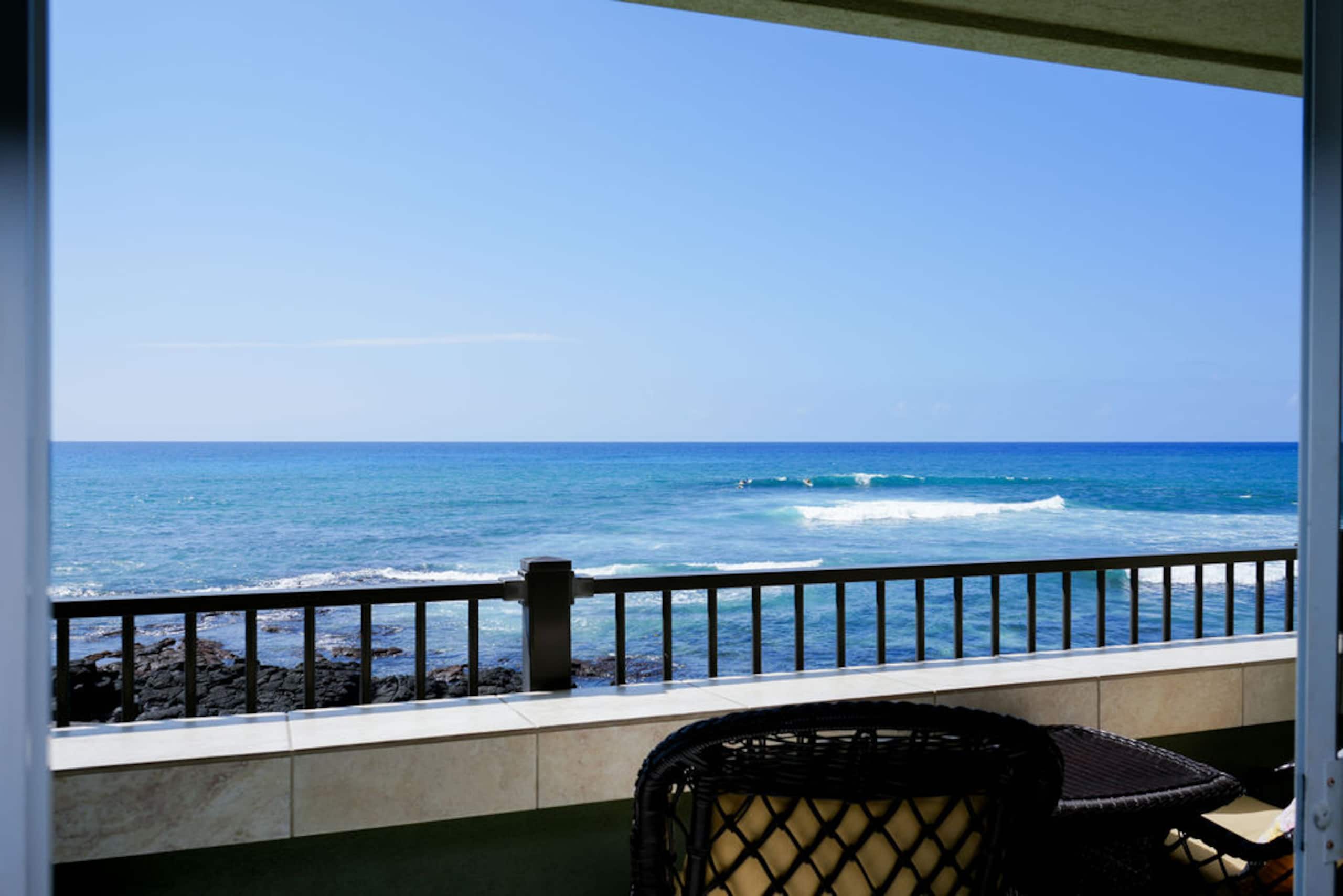 Condo in Kailua-Kona · ★4.94 · 2 bedrooms · 2 beds · 2 baths - Image 39
