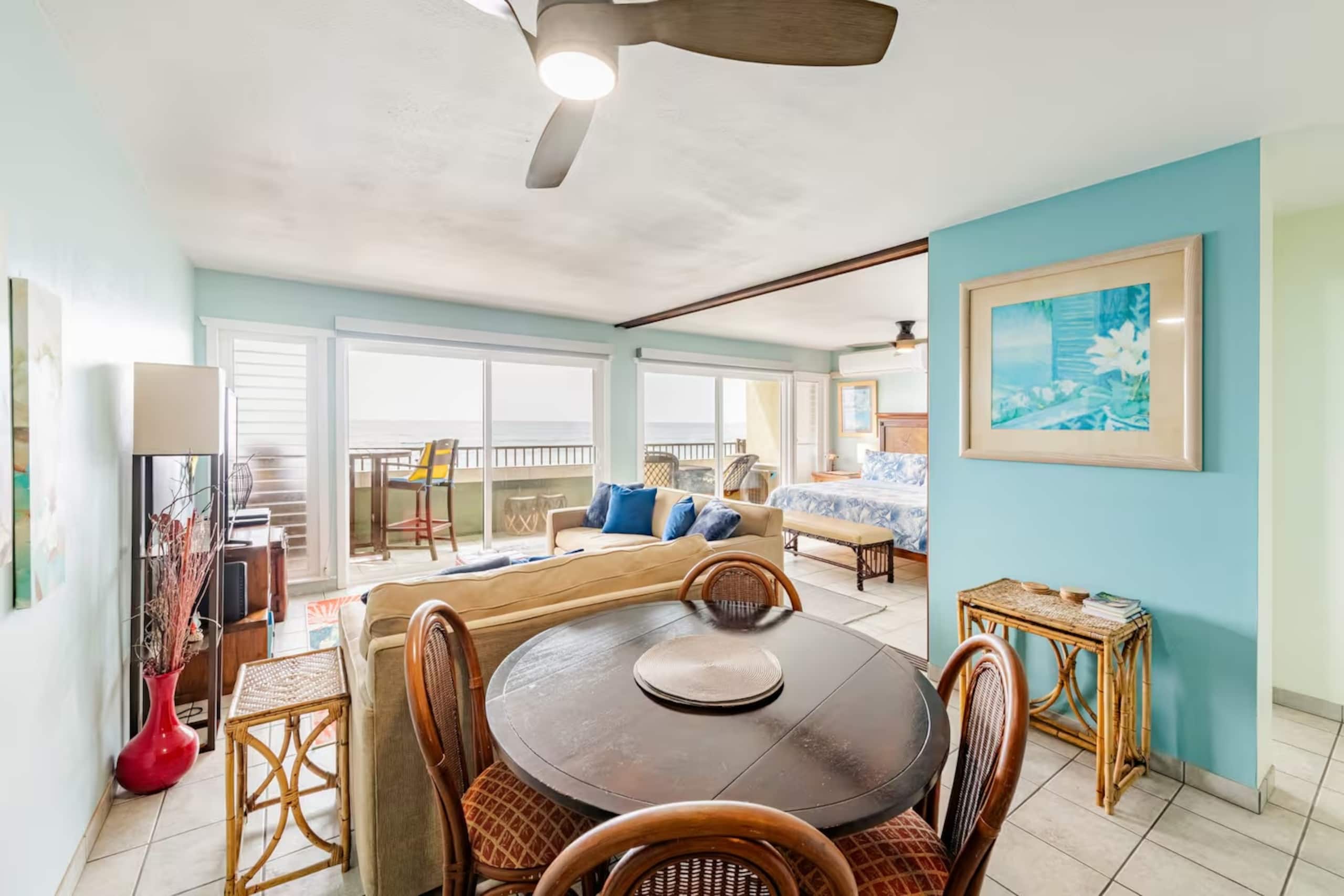 Condo in Kailua-Kona · ★4.94 · 2 bedrooms · 2 beds · 2 baths - Image 11
