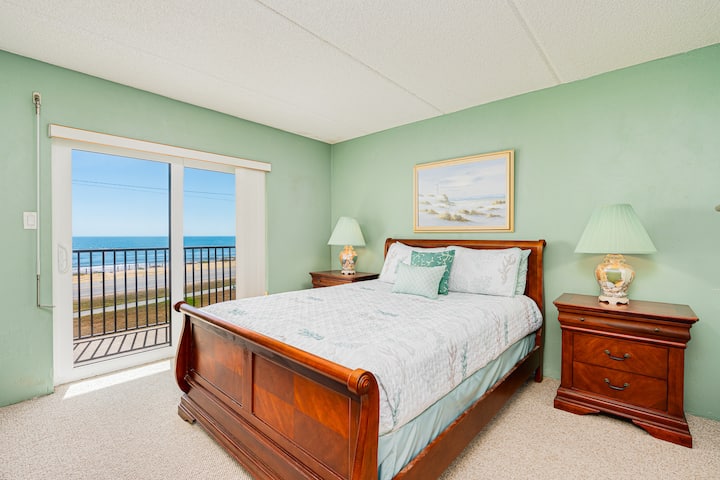 Oceanfront Primary Suite