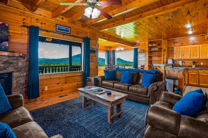 Winter Getaway With Mountain Views - Sevierville, TN