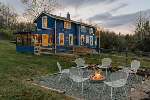 1930's Vintage Cabin · Hot Tub · Kohler Cabin