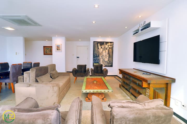 Spacious 4 bedrooms in Copacabana for 10 people