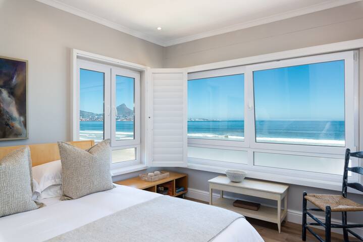 Lagoon Beach Penthouse gallery image 3