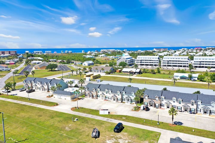 Palms 2b Spacious 4br Th, Walk To Beach, Comm Pool - Mexico Beach, FL