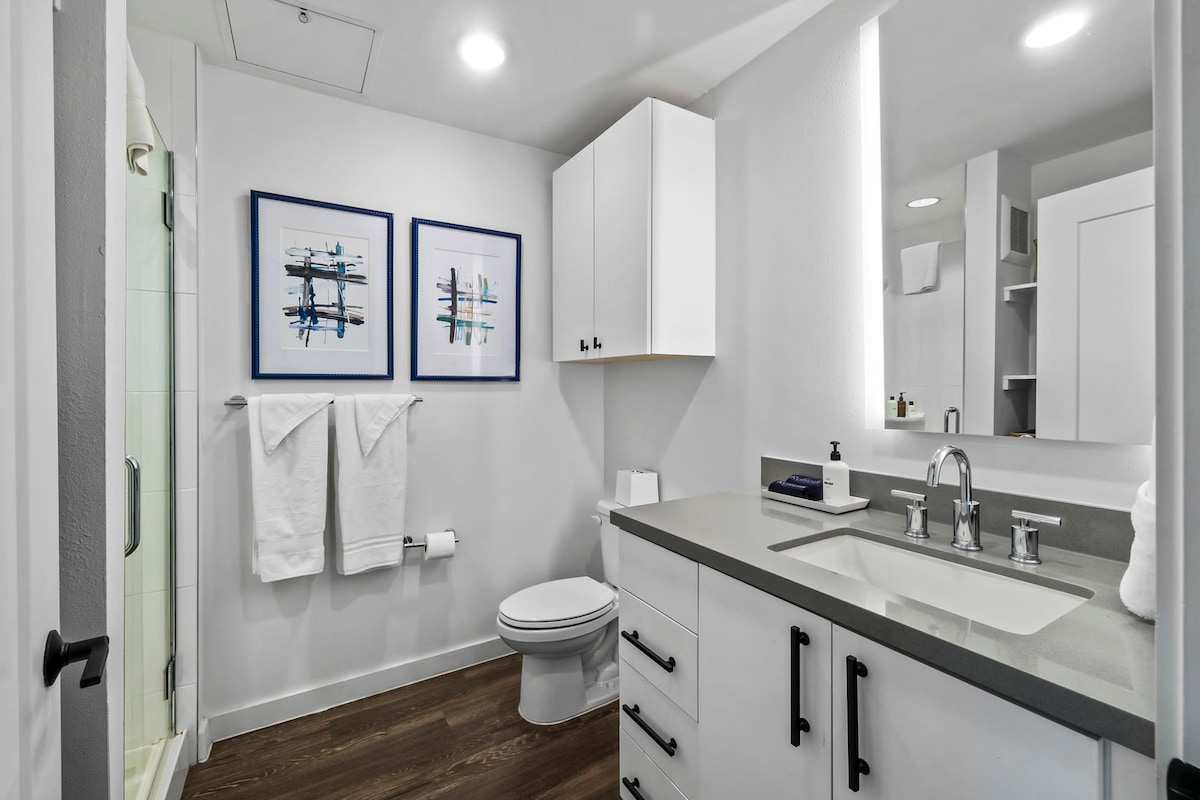 Bright Studio Near Rainey St | Mins to DT ATX