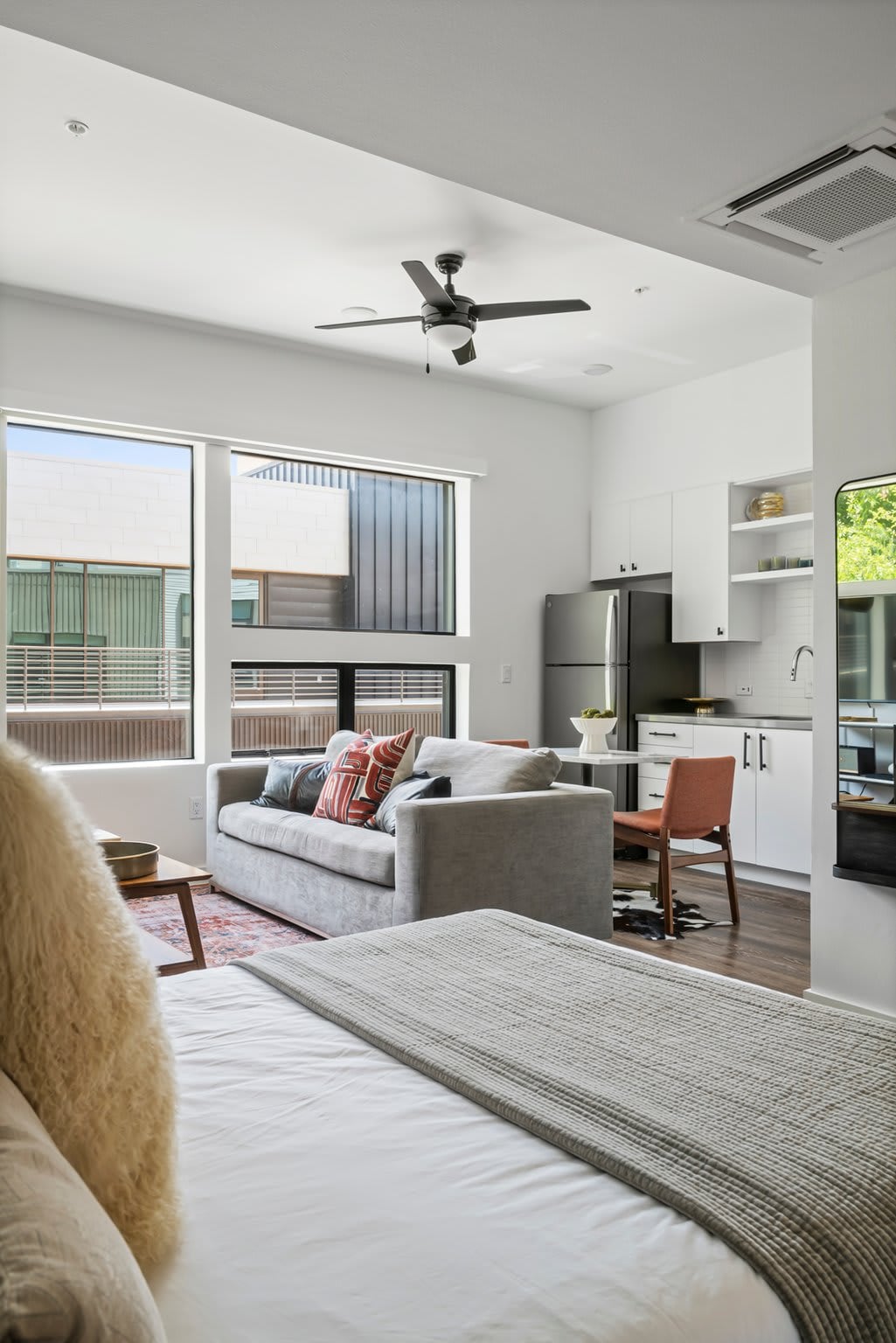 Bright Studio Near Rainey St | Mins to DT ATX