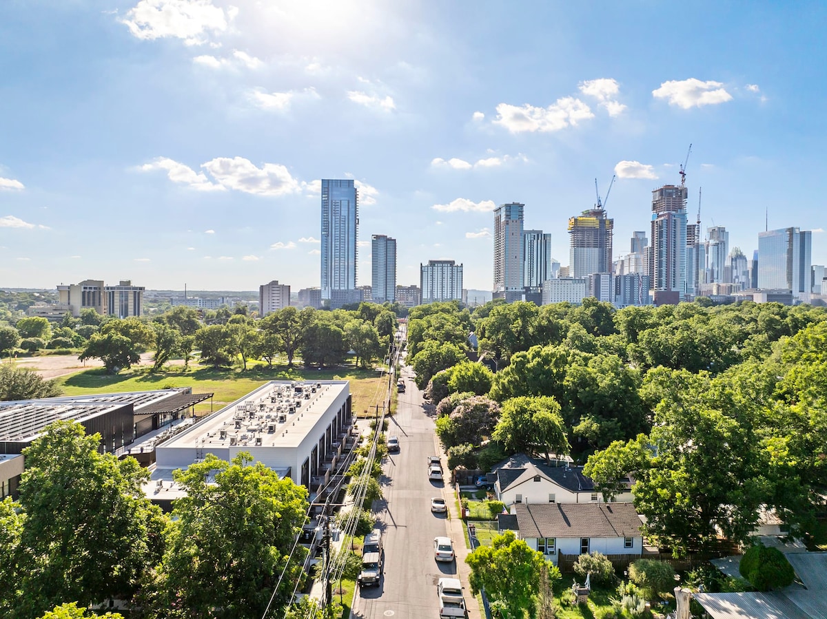 Bright Studio Near Rainey St | Mins to DT ATX