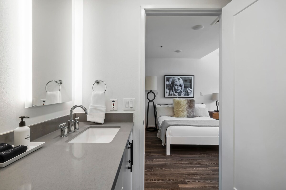 Bright Studio Near Rainey St | Mins to DT ATX