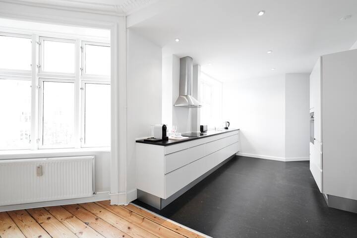 Fantastic 2-BR apartment in Vesterbro – 7 gallery image 4