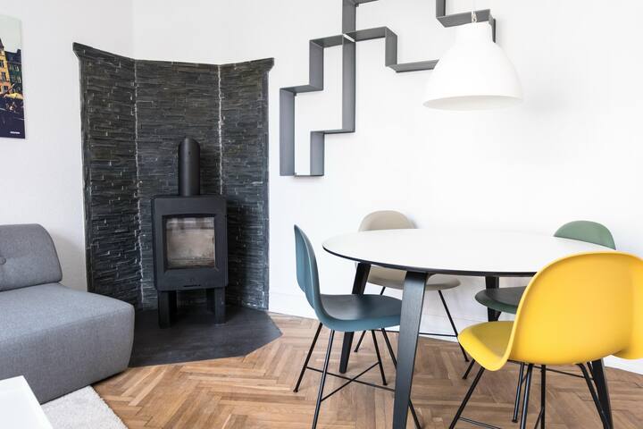 Beautiful 4-bed w/ large balcony gallery image 2