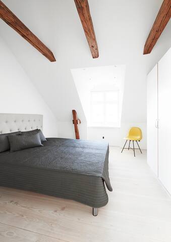 2-BR penthouse with private terrace – 1 gallery image 5