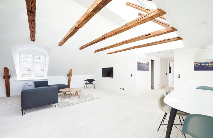 2-BR penthouse with private terrace – 1 gallery image 3