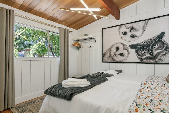 Bedroom 3 with two twin beds and attached 1/2 bath.
