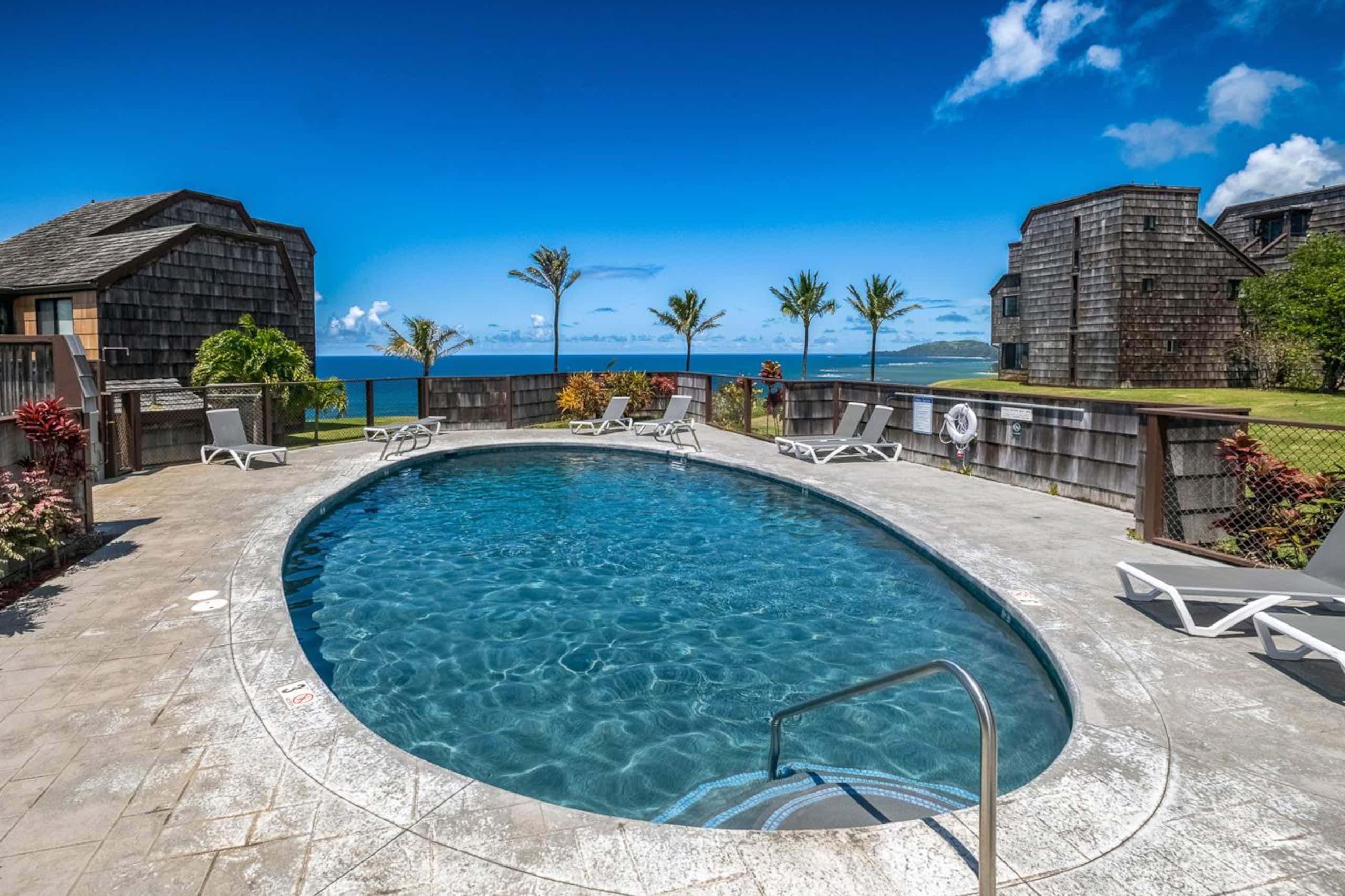 Cozy condo with AC, ocean and mountain views - Photo 21