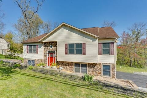 Harrisburg Retreat w/ Hot Tub, 8 Mi to Hersheypark