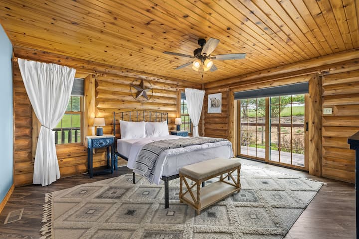 Hlavná spálňa - menšia manželská posteľ s rozkladacou pohovkou