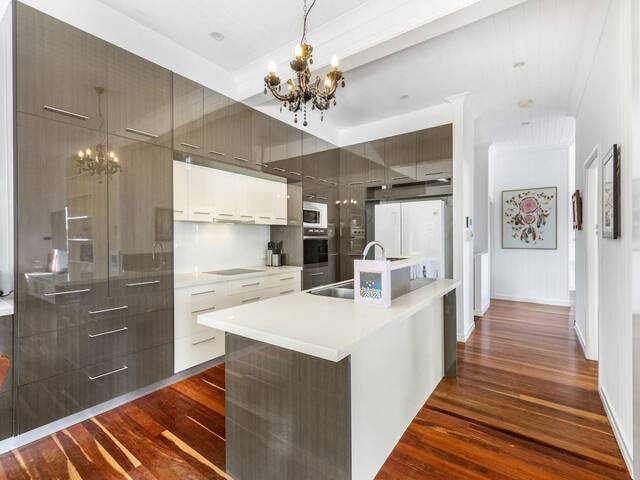 Queenslander w/ large and comfy Patio/ family Home gallery image 5