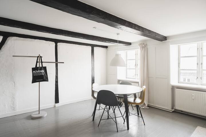 Charming 2-BR duplex in a central location – 165 gallery image 4