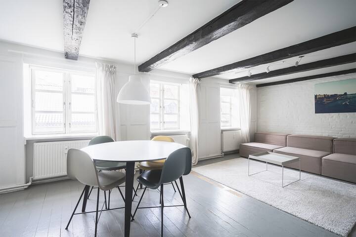 Charming 2-BR duplex in a central location – 165 gallery image 5