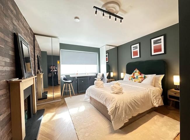 House – 4 ensuite bedrooms with AC, Notting hill. gallery image 3
